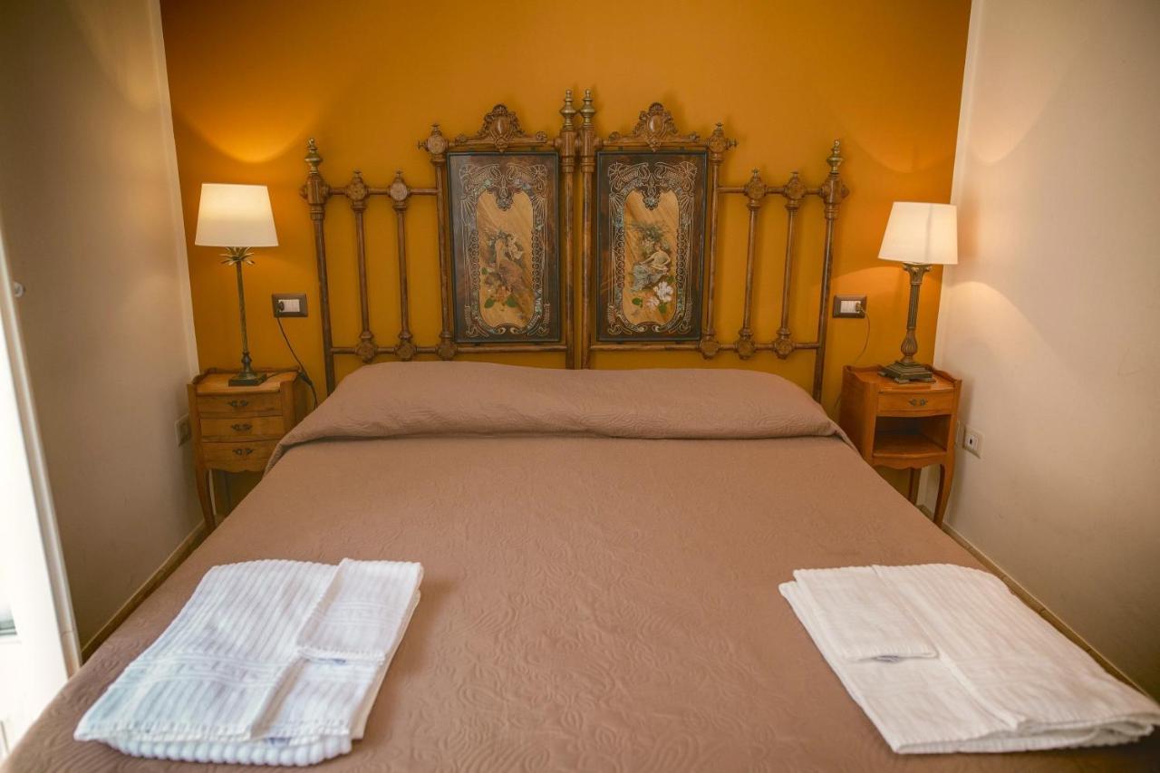 La Casa Di Ele Bed and Breakfast Matera Buitenkant foto